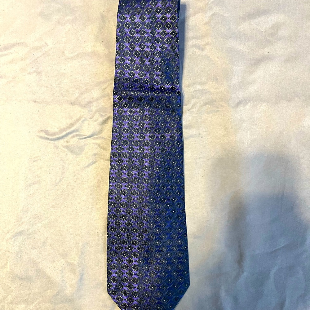 100% silk tie by Mark Pendleton. Handmade in Italy